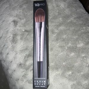 Urban Decay UD Pro Flat Optical Blurring Brush F108